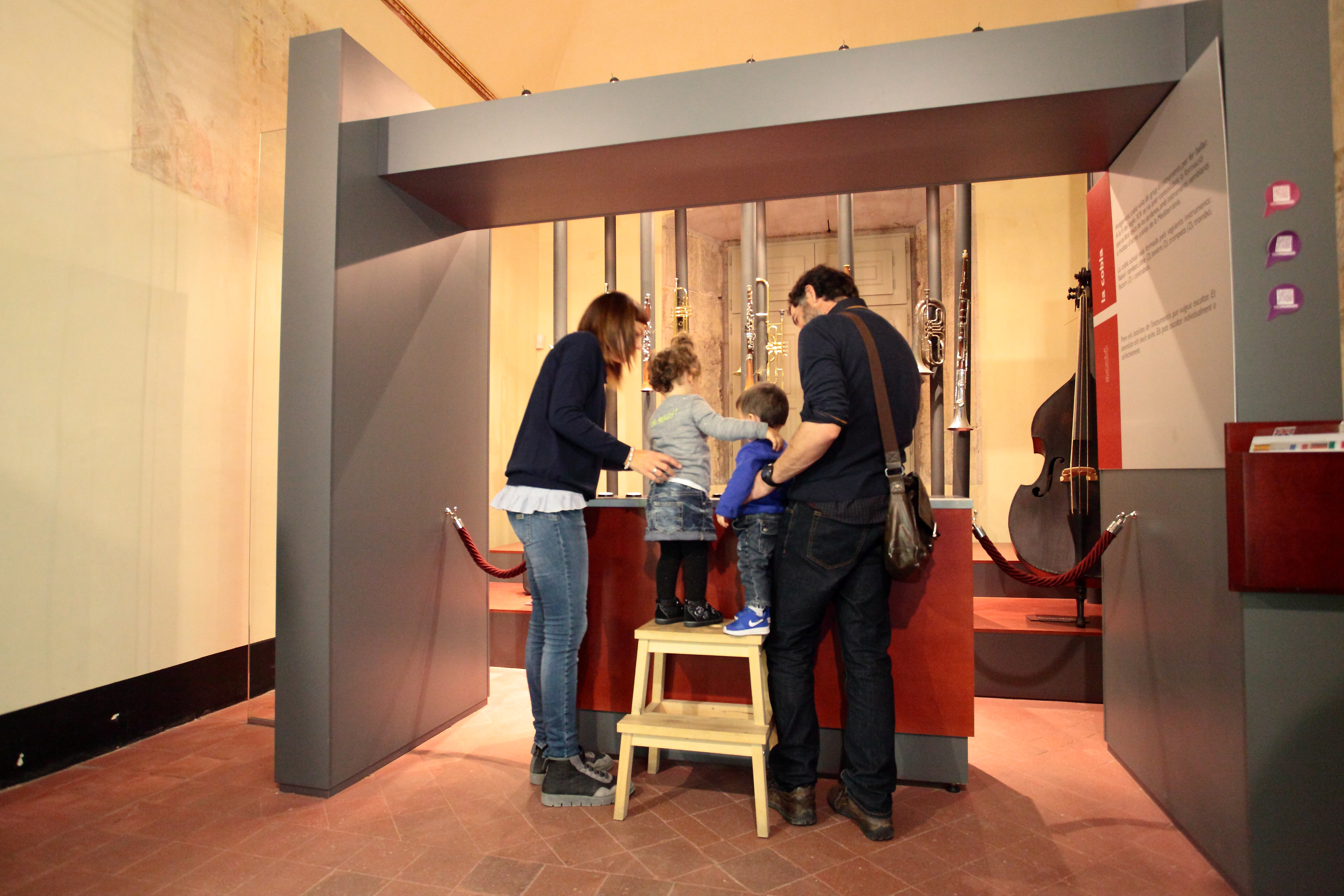 Públic a l'exposició permanent | © Museu de la Mediterrània