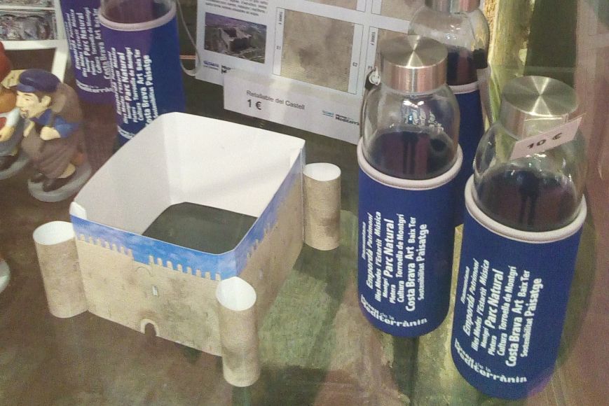 Ampolles sostenibles i retallable del Castell | © Museu de la Mediterrània Ampolles sostenibles i retallable del Castell | © Museu de la Mediterrània