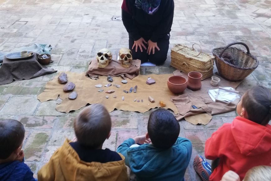 Activitat educativa Apropa't a la prehistòria | © Museu de la Mediterrània Activitat educativa Apropa't a la prehistòria | © Museu de la Mediterrània